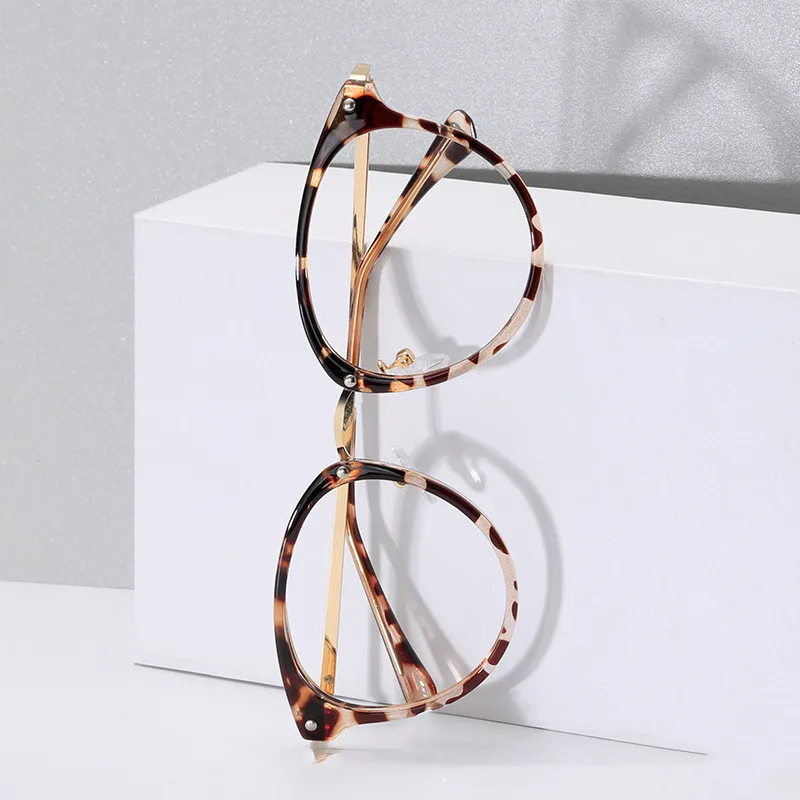 

2021 New Anti-Blue Light Women Eyeglasses Optical Myopia Glasses Round Frame Men Transparent Spectacle Eyewear Computer