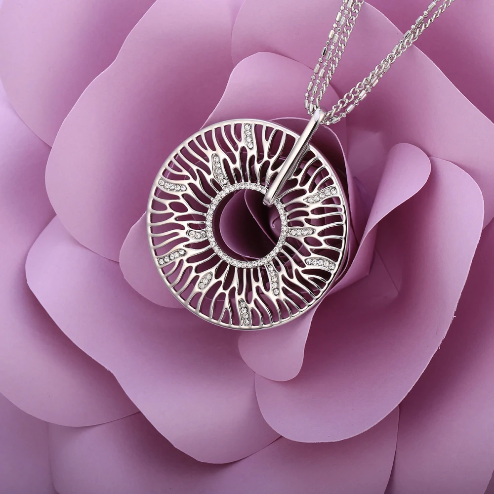 Ожерелье женское многослойное золотистое с полым кулоном