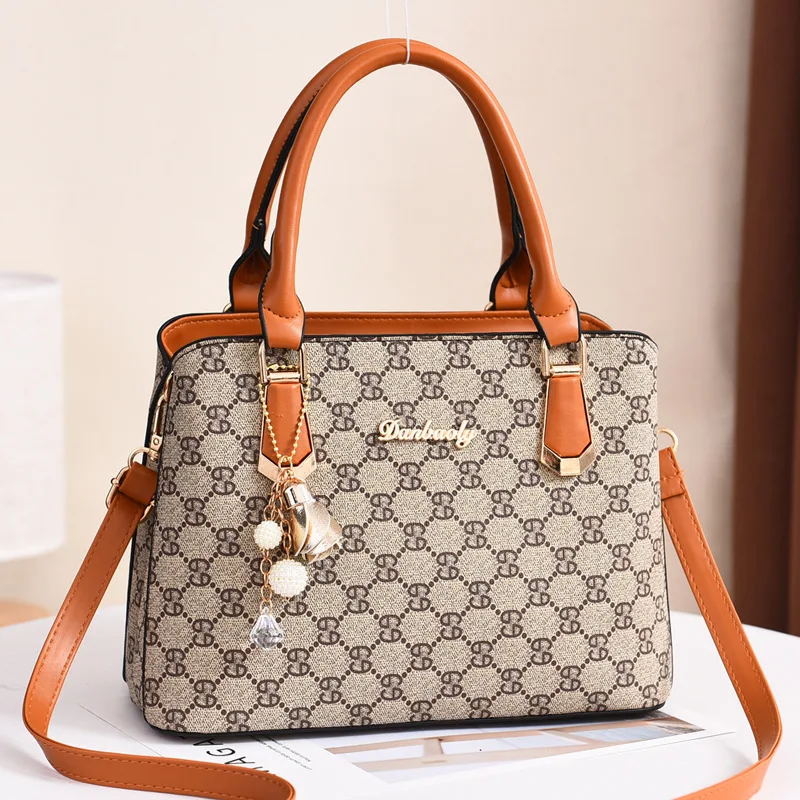 

2020 new fashion bag women's stereotyped fashion atmosphere women's bag cross Shoulder Handbag elegant