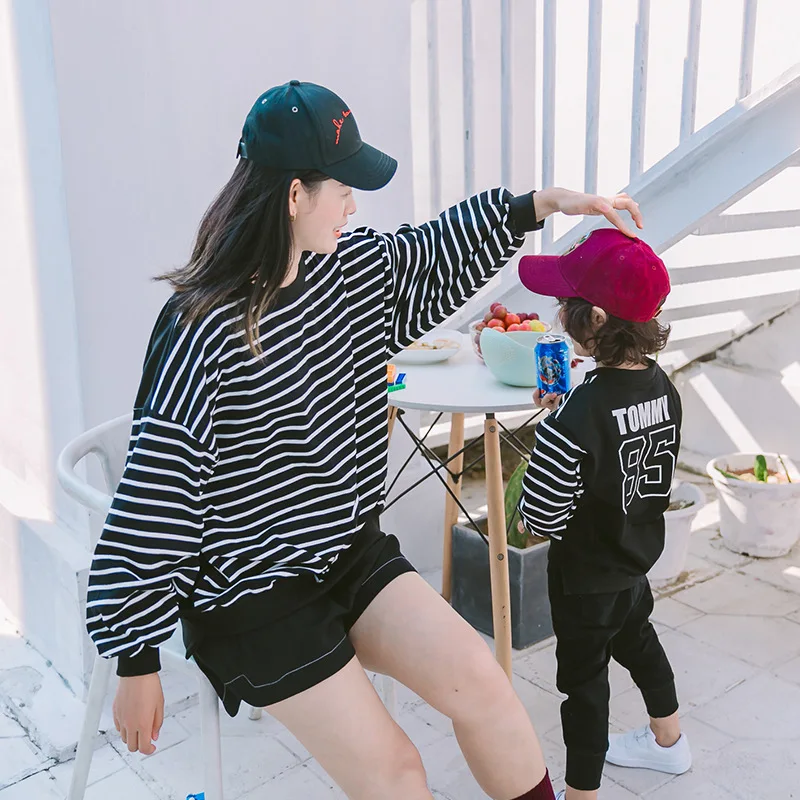 Одинаковая одежда для семьи толстовки мамы и дочки Хлопковая полосатая