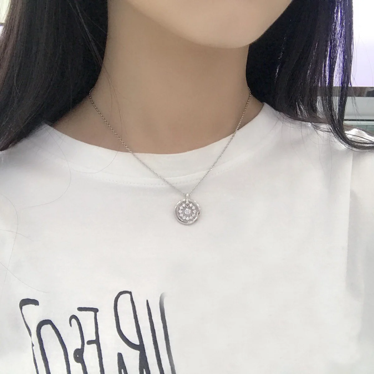 

Fashion Jewelry High Quality SWA Elegant Three Drop Round Heart Design Exquisite Crystal Lady Necklace Romantic Gift Wholesale
