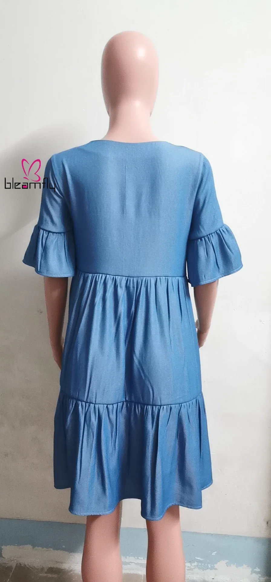 Летнее женское свободное джинсовое облегающее мини платье с коротким рукавом