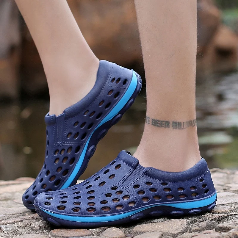 

Summer Dongdong shoes men's lazy sandals Korean fashion foot casual shoes men's Non Slip lightweight wading beach shoes