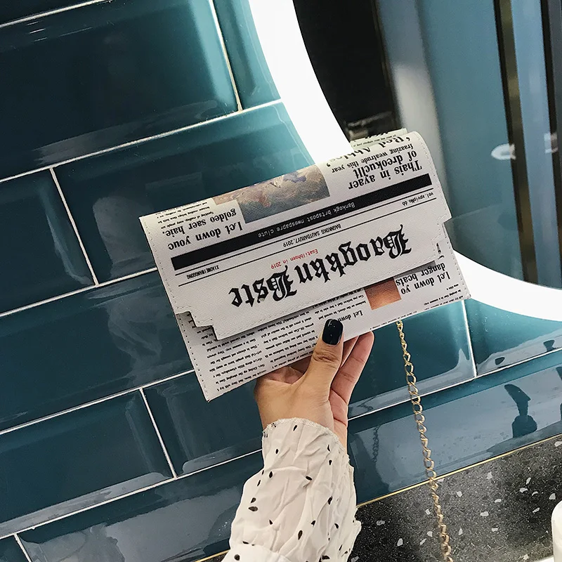 

Модная газета, женская сумка на плечо, квадратная сумка с надписью для женщин, сумка-мессенджер на цепочке, дизайнерский роскошный клатч, пе...