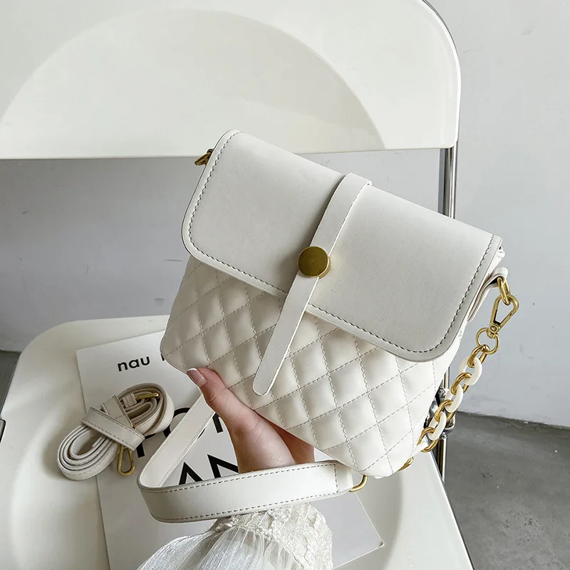

Chain Shoulder Strap Stiletto Bag Fashion Small Square Bag Pu Single Shoulder Bag Purses and Handbags Luxury Designer