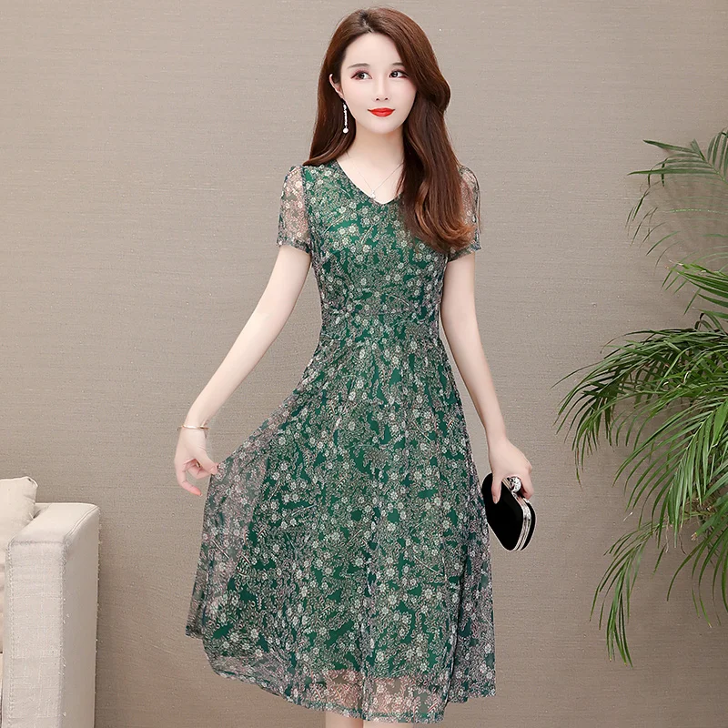 Женское платье с цветочным принтом коротким рукавом и v-образным вырезом