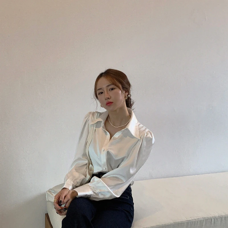 

Autumn New Style All-match Lapel Single-row Hemming Button Gloss Satin Loose Folds Puff Sleeve Shirt UK743