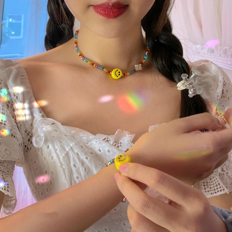 AOMU корейский смайлик рисовые бусы ожерелье латунные буквы ручная работа