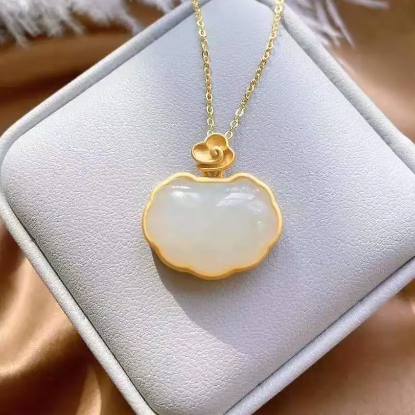 

Natural Hetian Jade Lock of Safeness and Luck Pendant S925 Sterling Silver Inlaid Gilding Craft Lucky Female Clavicle Chain