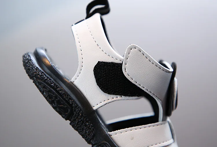 

Kids Sandals Baotou Anti-kick Baby Sandals Female 1-6 Year Old Cartoon Beach Shoes Summer New Toddler Shoes Little Girl Shoes