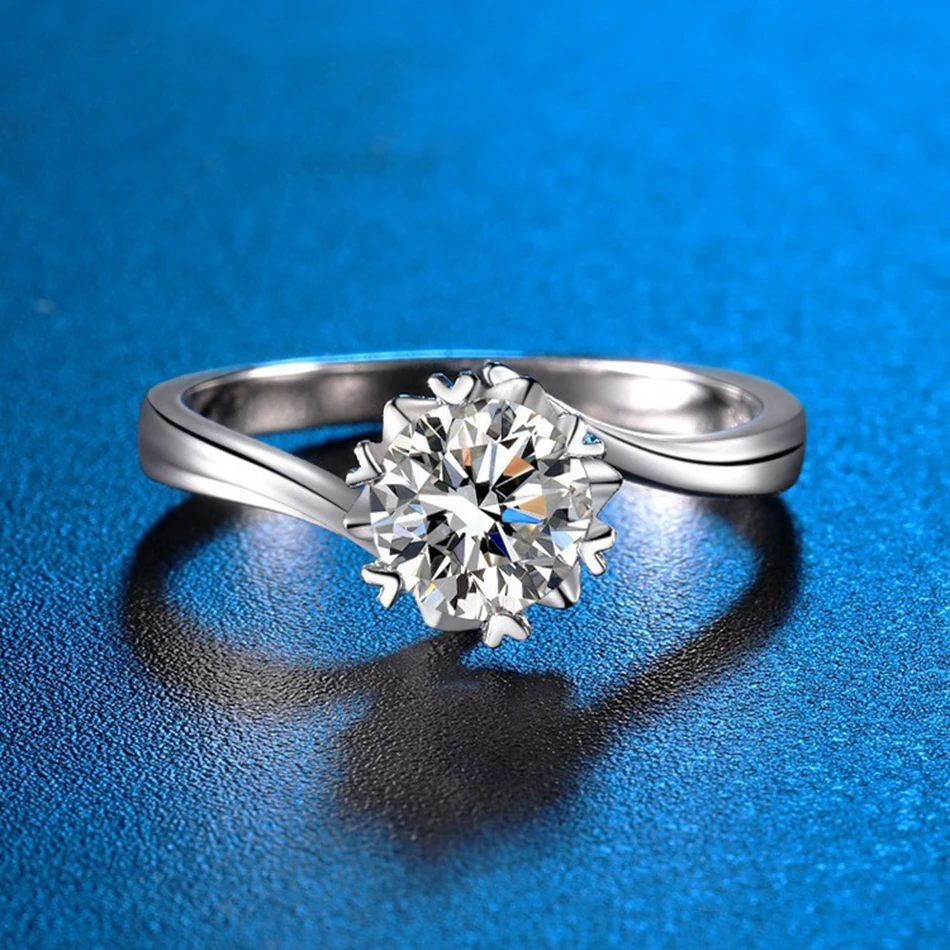 Женское кольцо с муассанитом эксклюзивный дизайнерский комплект из серебра 925