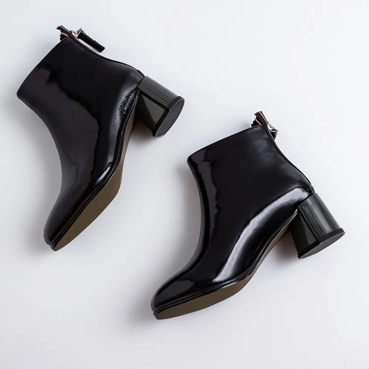 Новинка 2019 года стильные кожаные полусапожки Ботинки martin на не сужающемся книзу