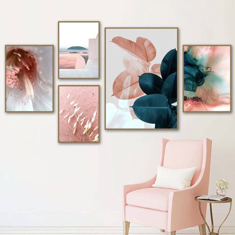 Картина на холсте с зелеными растениями листочками розовыми цветами морскими и