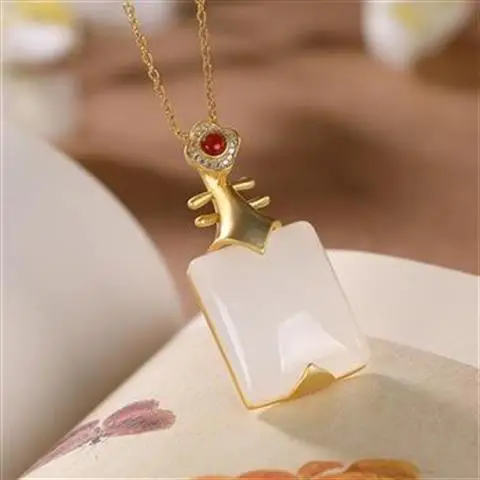 

S925 Sterling Silver Natural Pipa Hetian Jade White Jade Vintage Antique Pipa Temperament Lady Silver Pendant Set Chain