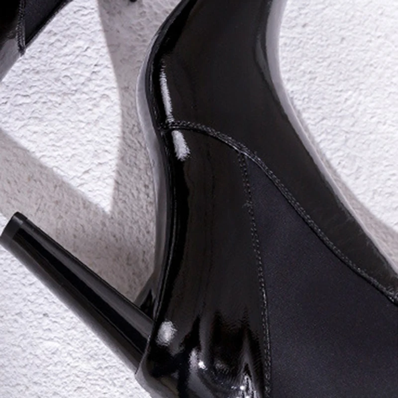 Эластичные ботинки средней длины женские мартинсы из лакированной кожи с