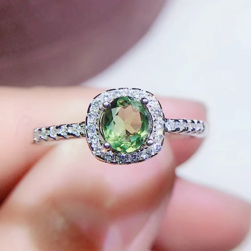 Прямоугольное кольцо с натуральным зеленым турмалином карата | Украшения и