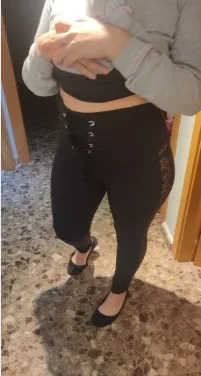 Сексуальные кружевные леггинсы для тренировок женские на шнуровке фитнеса