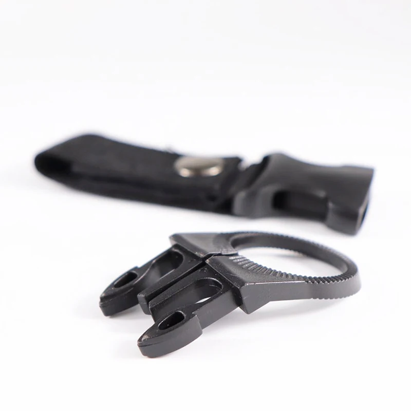 

1pcs Hanging Buckle for Water Bottle Ring Holder Mineral Water Bottle Clip for Backpack Belt Outdoor Camping Hiking Tools