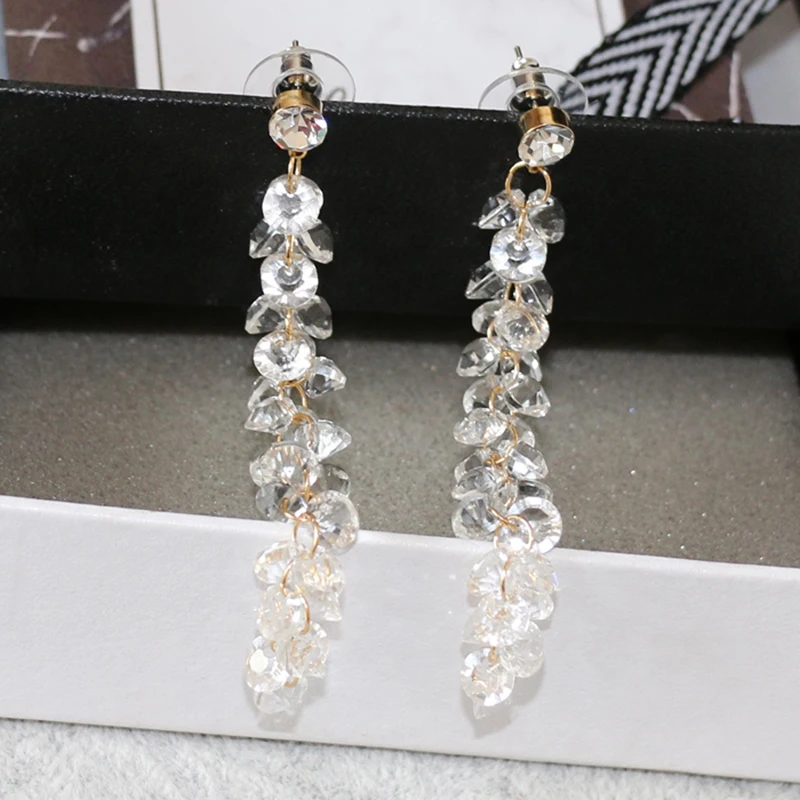 Женские серьги-подвески с черно-белыми кристаллами | Украшения и аксессуары