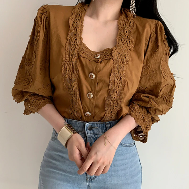 Женские винтажные кружевные блузки с квадратным вырезом белые расклешенными