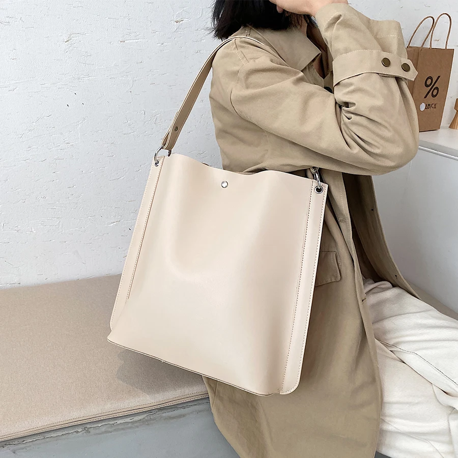 

Простые сумки через плечо из искусственной кожи для женщин 2021 тренд ручная сумка женская сумка трендовые сумки брендовые дорожные сумки и к...