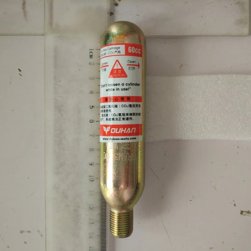 60CC 45 Gram 33 45 г СО2 газовый баллон для мотоцикла Подушка безопасности, жилет 50cc 60cc газовый баллон СО2 картридж для Духан подушка безопасности, жилет AIR01 02 запасной - Цвет: 60CC 45 Gram