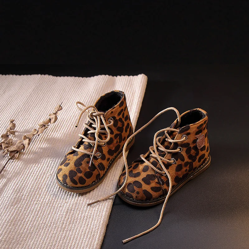 

Детская обувь, зимние Новые короткие сапоги с леопардовым принтом, детская обувь, мягкая подошва, Хрустальная бархатная теплая и удобная об...