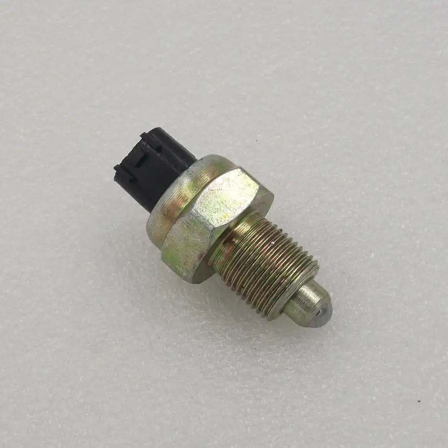 Реверсивный выключатель двигателя для BYD F3 F3R L3 G3 VVT 473QB/E света Mitsubishi 4G15/18 |