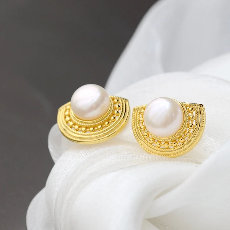 

Authentic 925 Sterling Silver Earstuds Inlaid Natural Freshwater Pearl Fashion Semicircle Earring 18K Gold Plated Style Jewelry