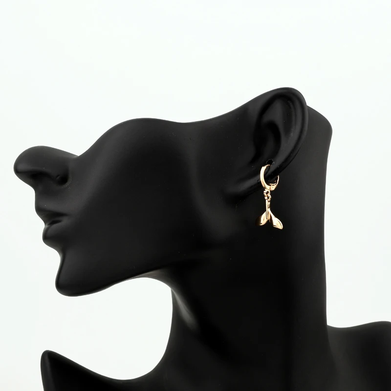 Женские маленькие серьги-кольца хвост русалки золотистые металлические