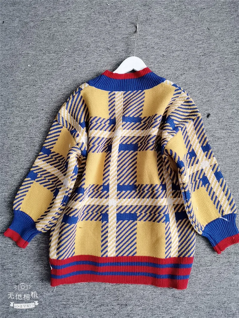 Женский свитер 2020 винтажный клетчатый вязаный с V образным вырезом в Корейском