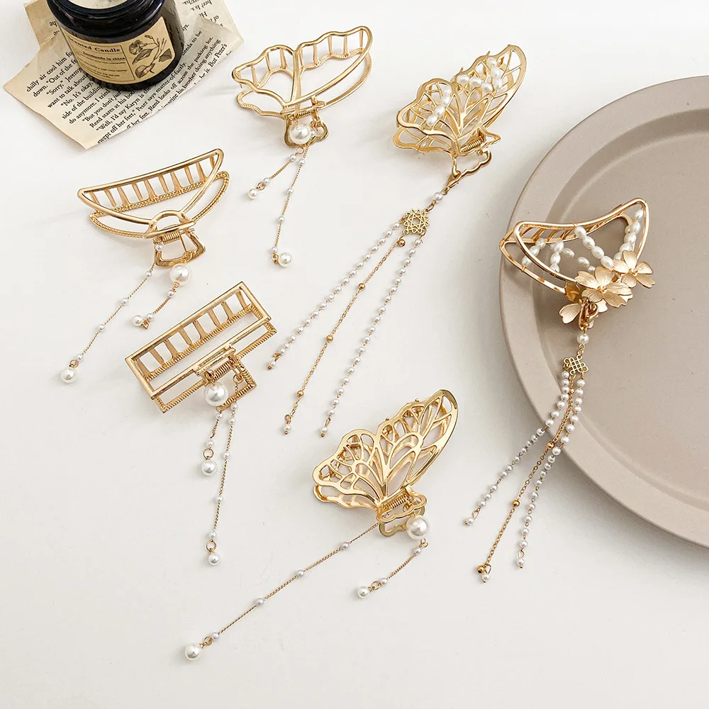 

New Golden Catch Clip Butterfly Love Pendant Hair Catch Temperament Girls Chain Hairpin Headdress Hair Accessories for Women