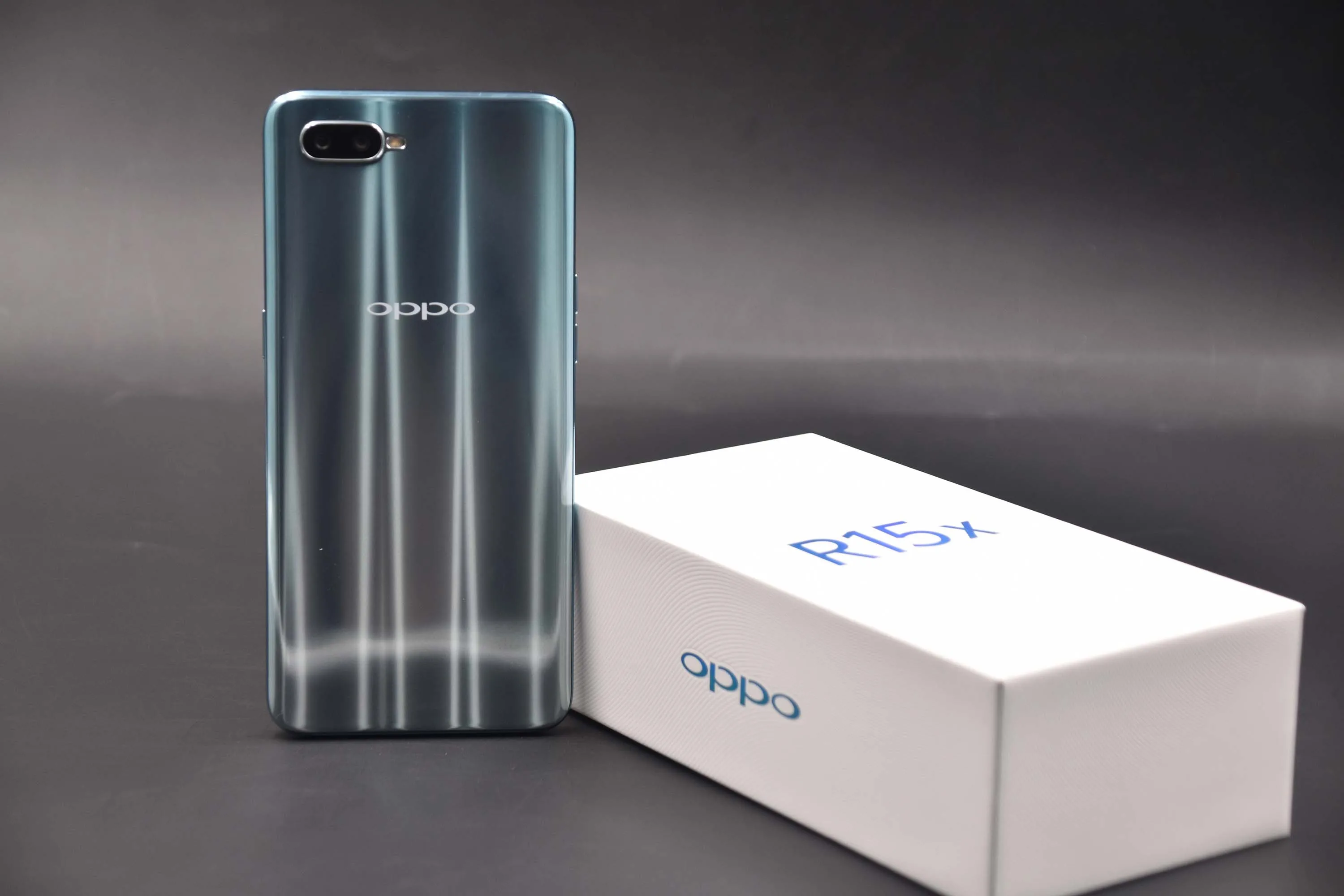 Смартфон OPPO R15X с глобальной ПЗУ Восьмиядерный 6," 2340x1080 SDM660 1 Фронтальная и 2 Черные камеры 16MP+ 2MP отпечаток пальца ID1080P