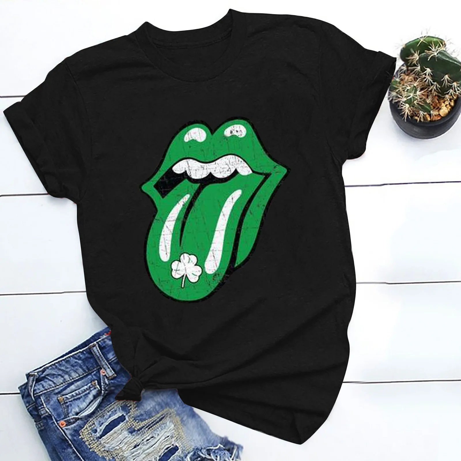 

2021 spring / summer new women's top lip print round neck short sleeve T-shirt for women