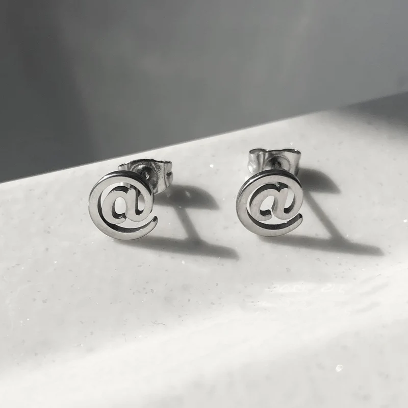 Крутые матовые серьги-гвоздики @ Icon для женщин и девушек простой креативный