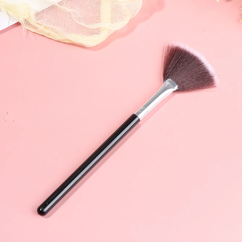

1pc Soft Powder Big Blush Foundation Lady Makeup Brush Cosmetic Tool Make Up Cosmetic Large Single Brush Facial