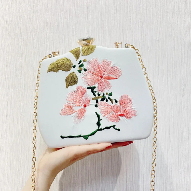 

Embroidery Evening Bags for Women Female Ancient Chinese Dinner Bags Single Shoulder Bag Celebrity Elegant Handbag Clutch Purse