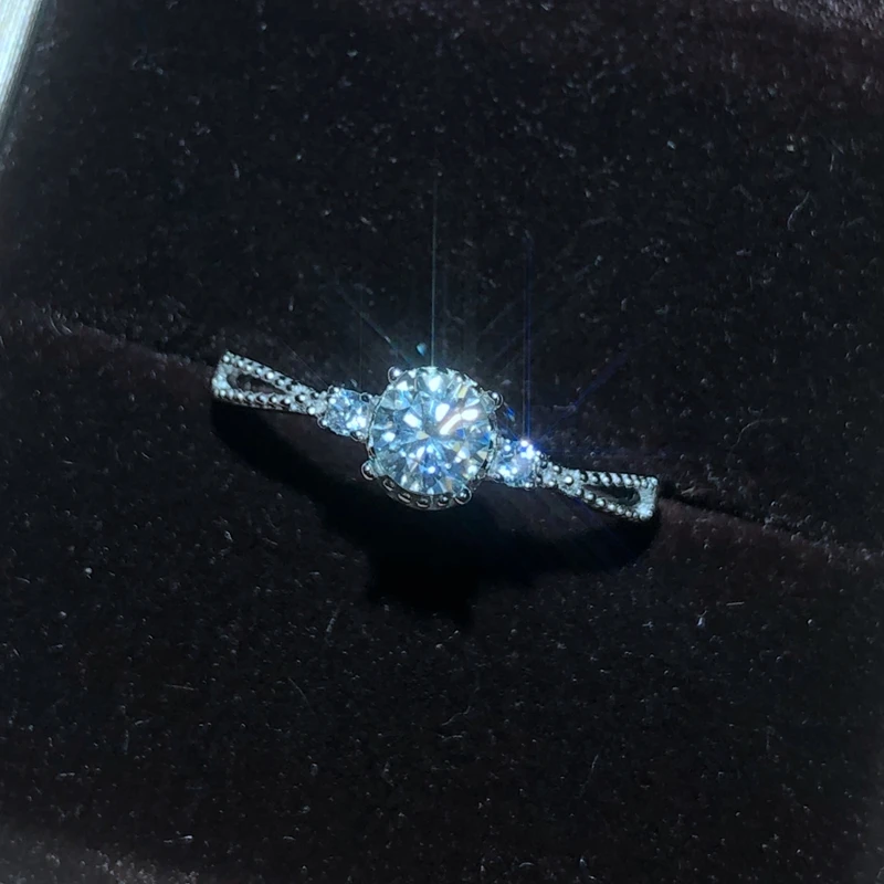 Moissanite 0.5ct твердость 9,3, заменители алмазов, могут быть протестированы инструментами. Популярные ювелирные изделия
