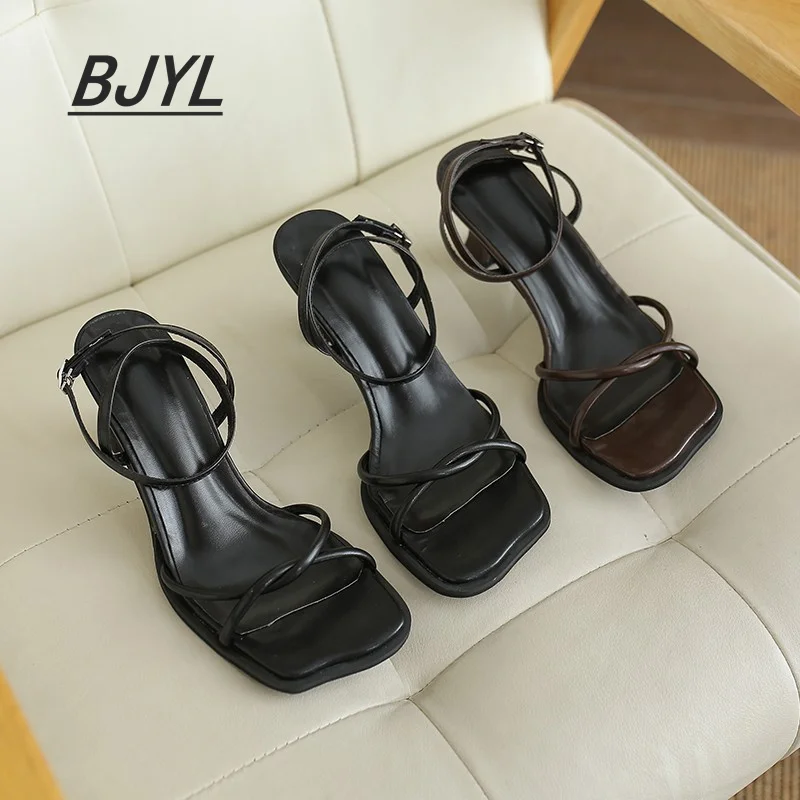 

One word strap sandals women 2021 new cross strap Roman sandals summer trend fashion square toe high heels
