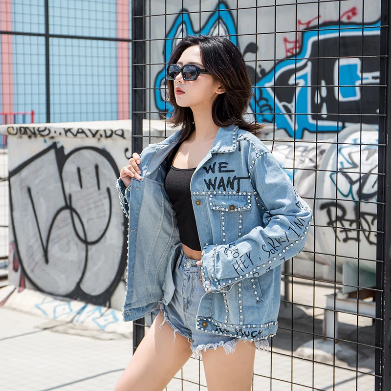 

2021 Spring Autumn New Graffiti Inlaid Diamond Letter Cropped Denim Top Coat Cardigan Jeans Patchwork Blue Jean Jacket Women