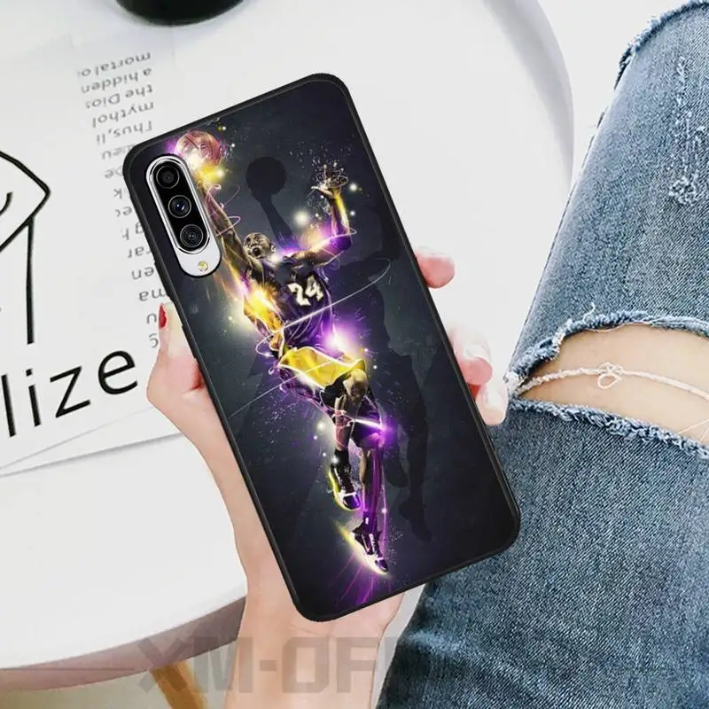 Мягкий черный чехол для телефона с изображением баскетбольного игрока Коби