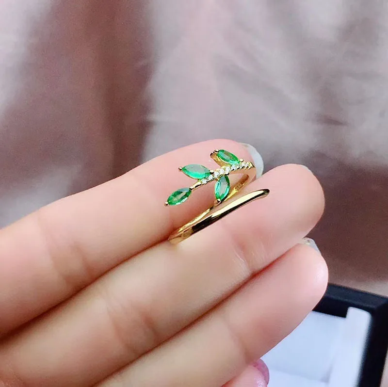 Простые элегантные изумрудные кольцо 18K желтое позолоченное с овальной вставкой