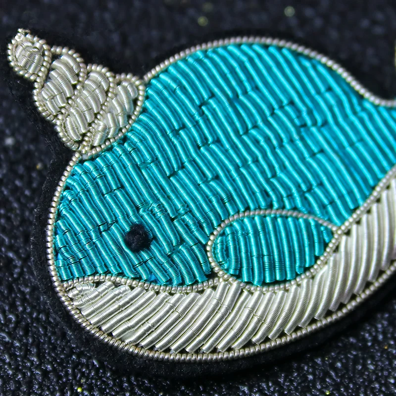 

Hand-embroidered jewelry Indian silk badge cartoon narwhal high-end brooch female accessories simple corsage