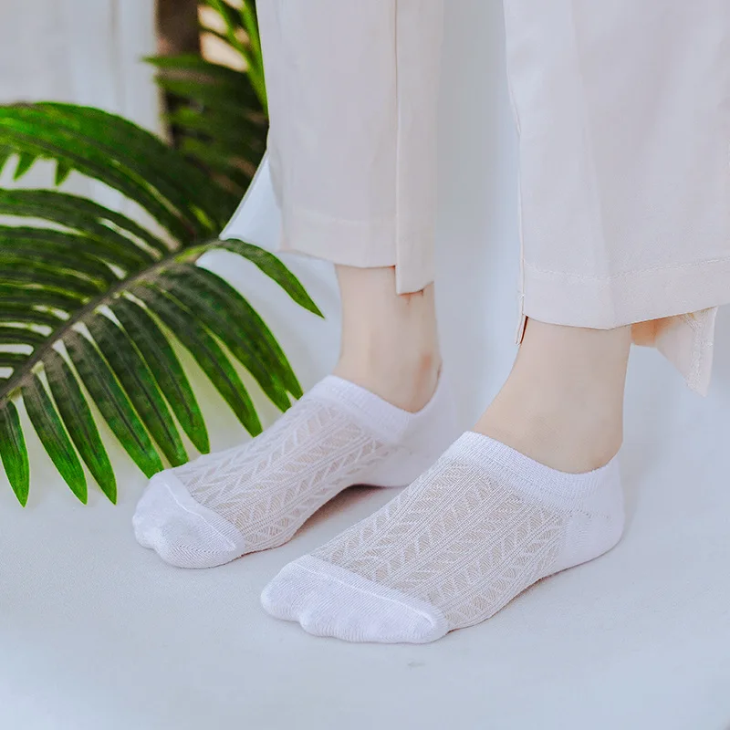 

Small fresh mesh socks with silicone drop proof and women's shallow mouth invisible boat socks fashion pure color mesh tide sock
