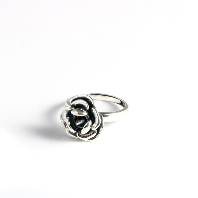 

Self-defense weapon ladies rose flower defense stainless steel ring retro ring Japan and South Korea creative self-defense ring