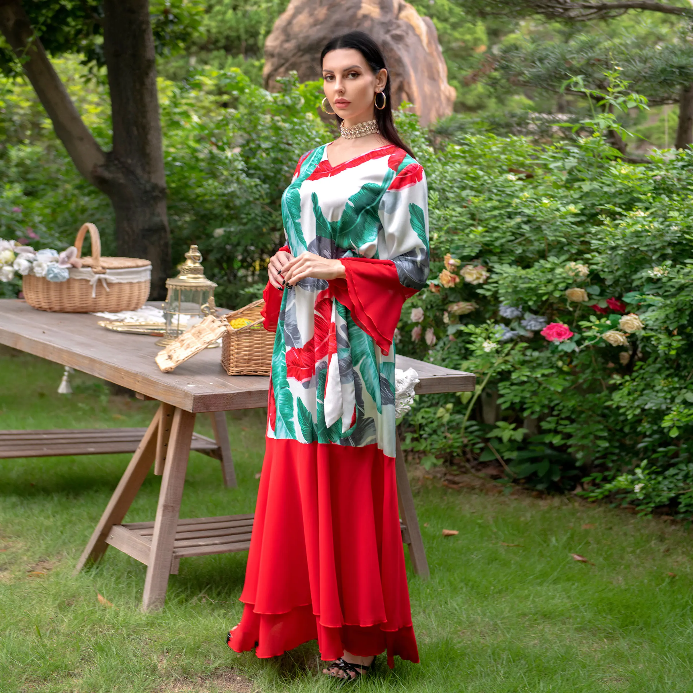 Женская длинная юбка составного кроя с V-образным вырезом и Расклешенным рукавом