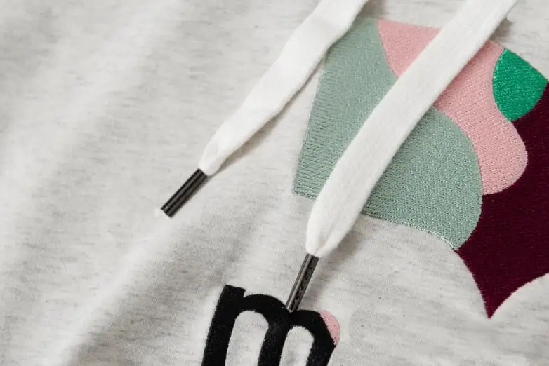 

2021 Spring / Summer Thin Sweatshirt New French Pattern Embroidery Hooded Short Sleeve Casual Fashion Women Top