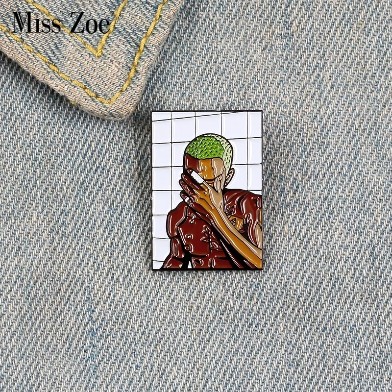 

Blond Enamel Pin Custom Singer Brooches for Shirt Lapel Bag Cool Badge Music Song Jewelry Gift for Fans Friends