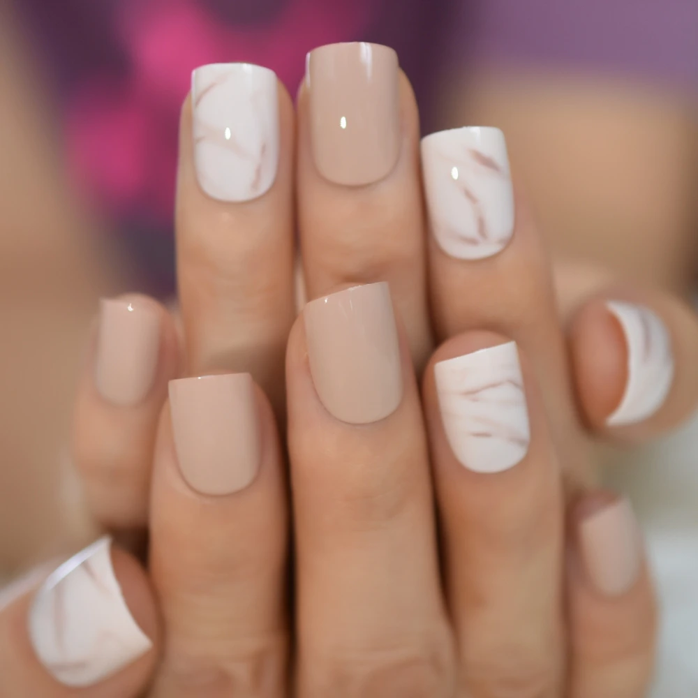 

2021 Fake Nails Set Arc Tip Gold Line Designs Artificial Nail In Bag Packaging Short Pink Femme Faux