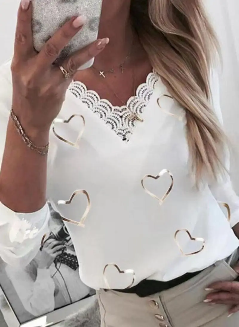 

2021 New Heart-Shaped Print Womens Tee Shirt Elegant V Neck Lace Patchwork Ladies Tops Long Sleeve Loose Female t Shirt